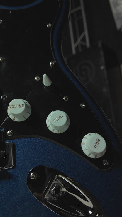 JMB108 Steel Tempest Kit Guitarra Eléctrica Metal Blue Con Amplificador 20W y Cable Para Diestros Jethro Master Built