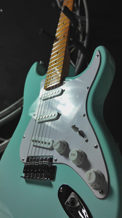 JMB110 Baby Blue Kit Guitarra Eléctrica Soft Blue Con Amplificador 20W y Cable Para Diestros Jethro Master Built
