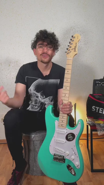 032-SK Sherwood Green Kit Guitarra Eléctrica Con Amplificador 20W Funda Atril Cable Profesional Para Diestros Jethro By Steelpro