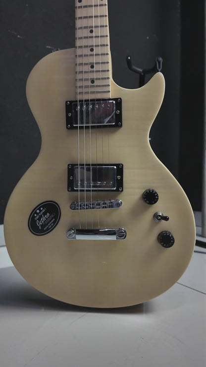 035-SK Natural Flamed Kit Guitarra Eléctrica Con Amplificador 20W Funda Atril Cable Profesional Para Diestros Jethro By Steelpro
