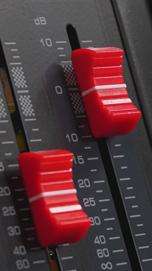 Mezcladora 5 Canales Tarjeta De Sonido Amplificada Steelpro